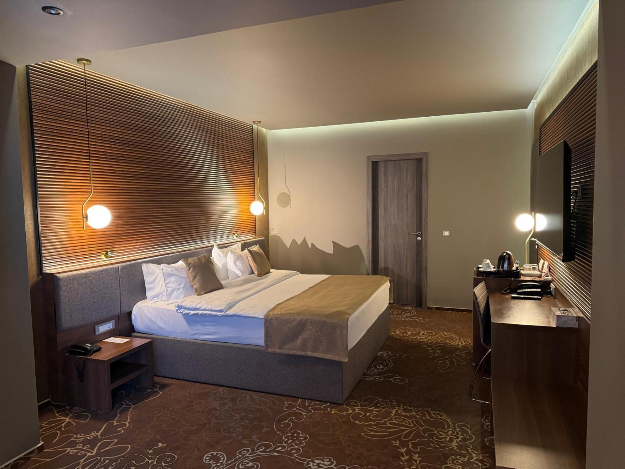 Rin Airport Hotel 4*