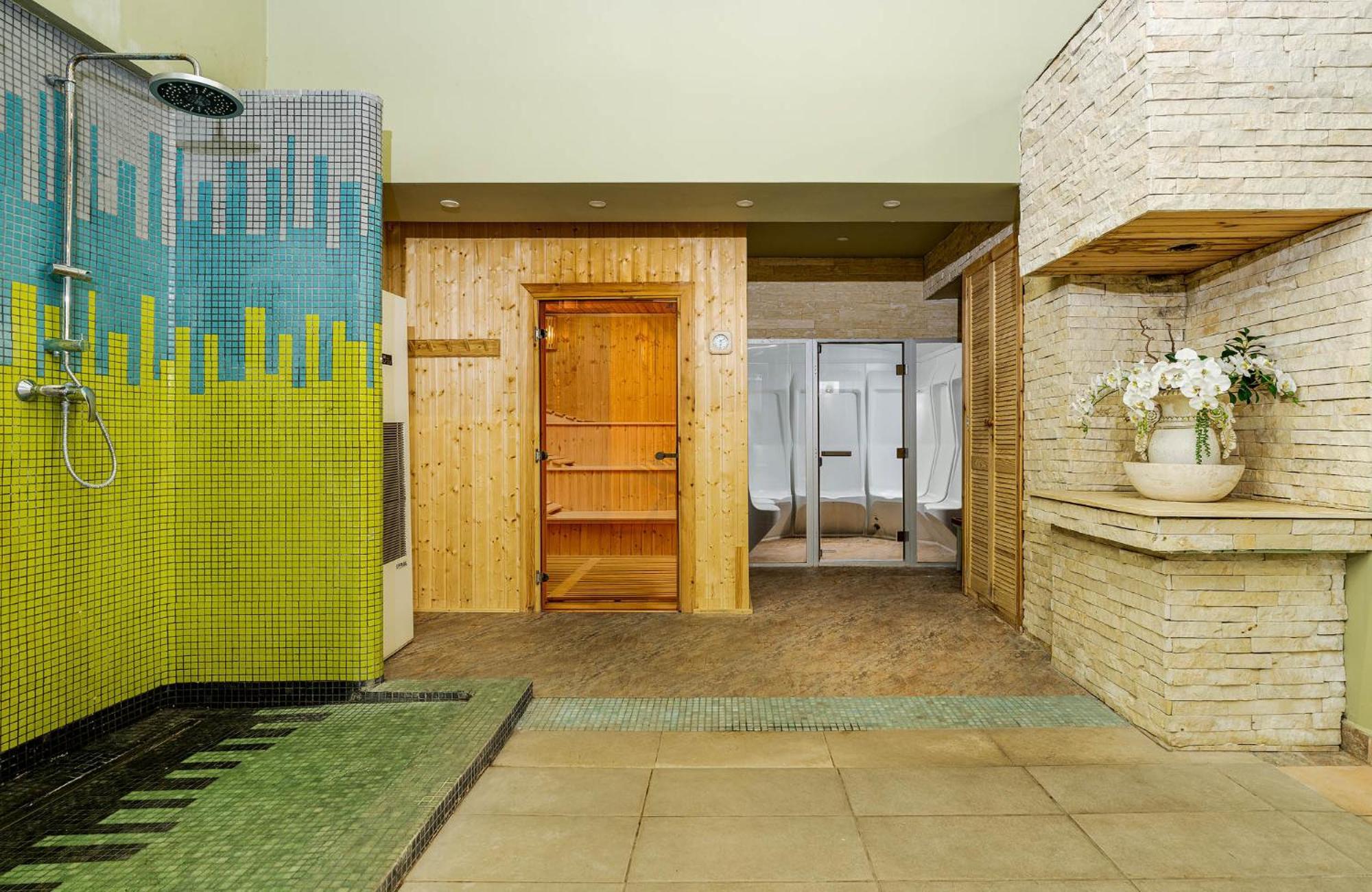 Rin Airport Hotel 4*